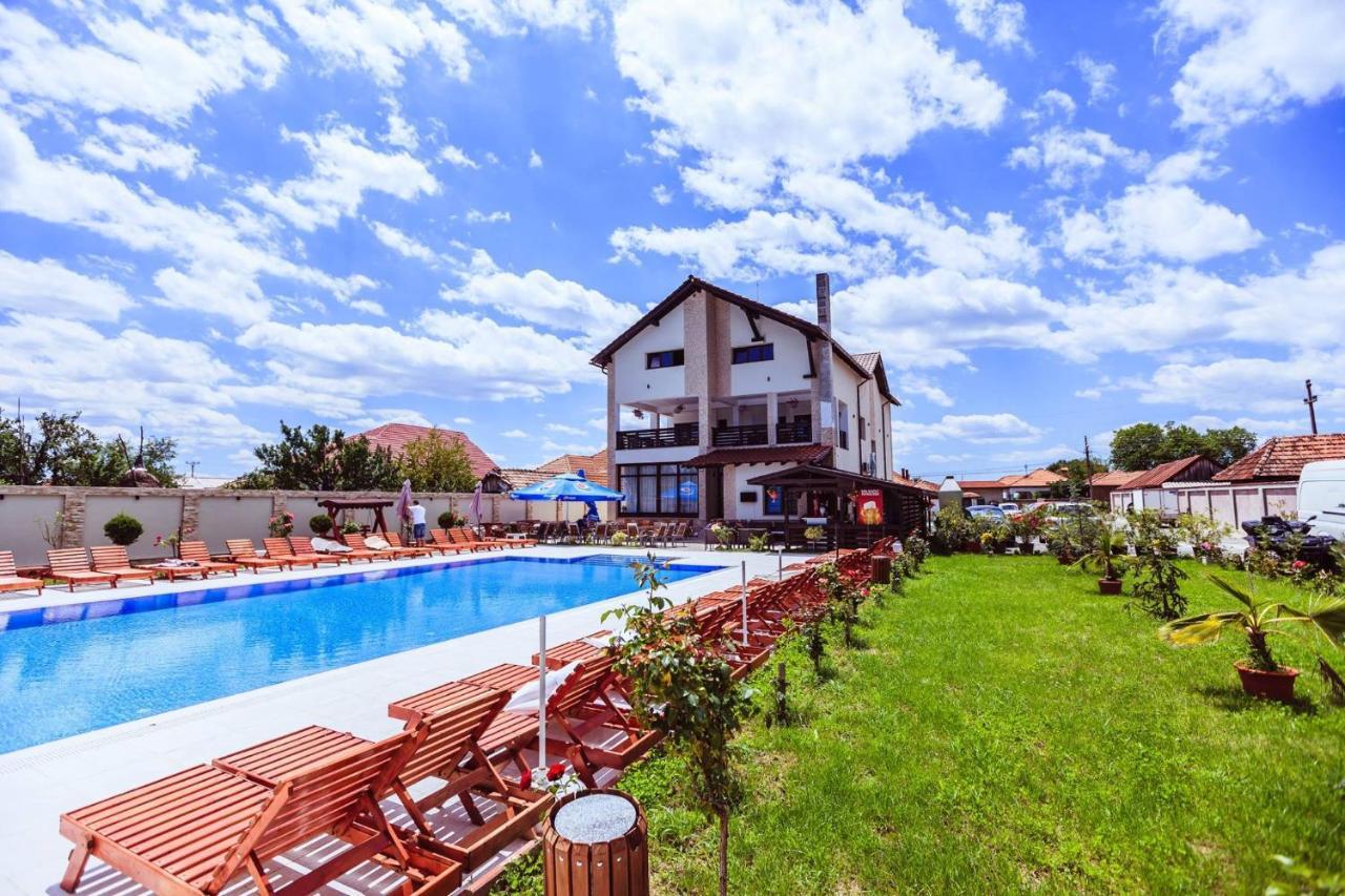 Pensiunea Luminita Targu Jiu Exterior photo